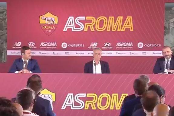 开云体育官网-体坛见证穆帅上任发布会：为往事叫屈，对孔蒂暗讽